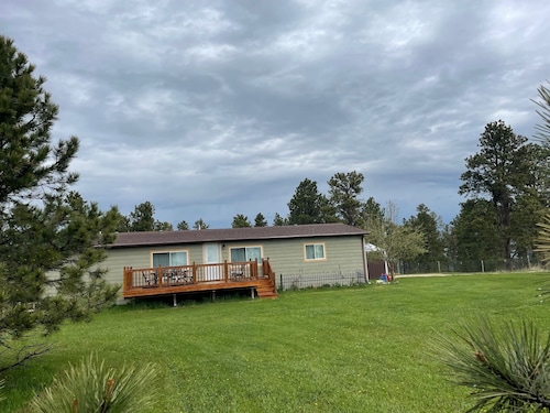 Peaceful and private with quick access to all the Black Hills has to offer!
