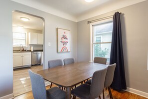 Dining - Cute, Cozy and Spacious Berkley Bungalow! (Berkley)