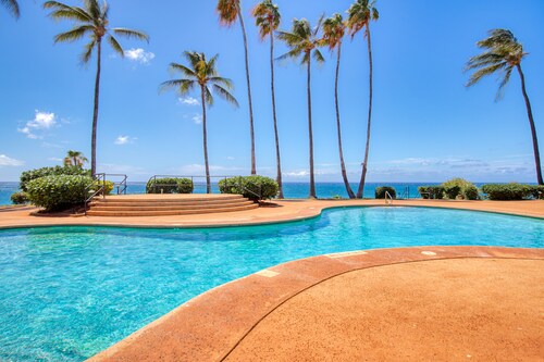 Oceanfront Cottage on Kepuhi Beach w/ Ocean View, WiFi, Laundry & Shared Pool