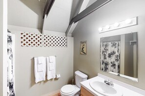 Hair dryer, towels - Oceanfront Cottage on Kepuhi Beach w/ Ocean View, WiFi, Laundry & Shared Pool (Maunaloa)