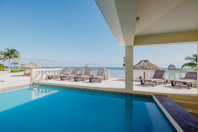 Ocean’s Edge 1A – Ground-Floor Beachfront Condo on Ambergris Caye