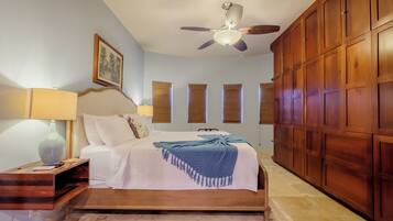 3 bedrooms, in-room safe, iron/ironing board, travel crib