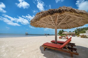 Property grounds - Ocean’s Edge 1A – Ground-Floor Beachfront Condo on Ambergris Caye (Ambergris Caye)