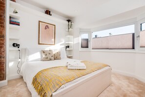 3 chambres, fer et planche à repasser, Wi-Fi, draps fournis