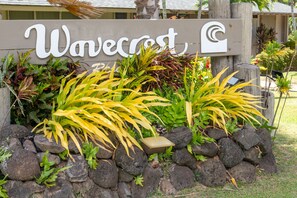 Exterior detail - Ocean View Family Condo w/Free WiFi, Shared Pool & Tennis - Close to the Waves (Kaunakakai)