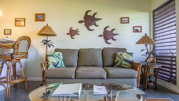 Televisie, een dvd-speler en een stereo