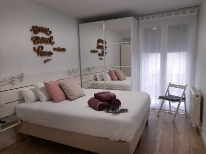 Home Sweet Home Main Street UAT 00986