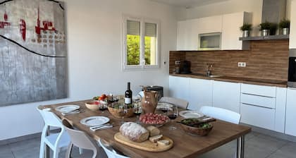 MODERN VILLA WITH PRIVATE POOL 10 MINUTES WALK FROM THE SEA