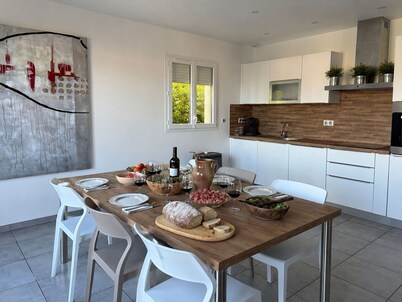 MODERN VILLA WITH PRIVATE POOL 10 MINUTES WALK FROM THE SEA