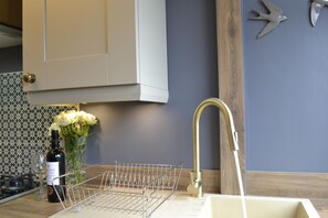 Frigorífic, microones, forn i placa de cuina 