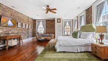 2 habitaciones, tabla de planchar con plancha, cuna de viaje y wifi