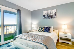 2 bedrooms, iron/ironing board, internet, bed sheets