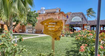 Centrally-Located Studio w/Free WiFi, Shared Pool, Grills, & Kitchenette