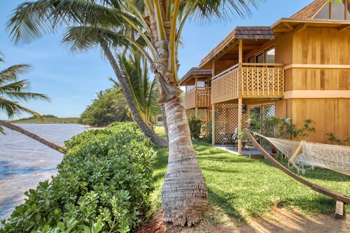 Centrally-Located Studio w/Free WiFi, Shared Pool, Grills, & Kitchenette