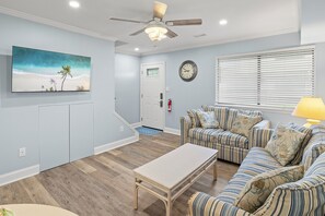 Smart-TV, DVD-Player, Bücher