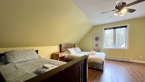 5 bedrooms, desk, free WiFi, bed sheets - Le Rivat – Chalet for 12 guests + 2 children (Saint-Gabriel-de-Valcartier)