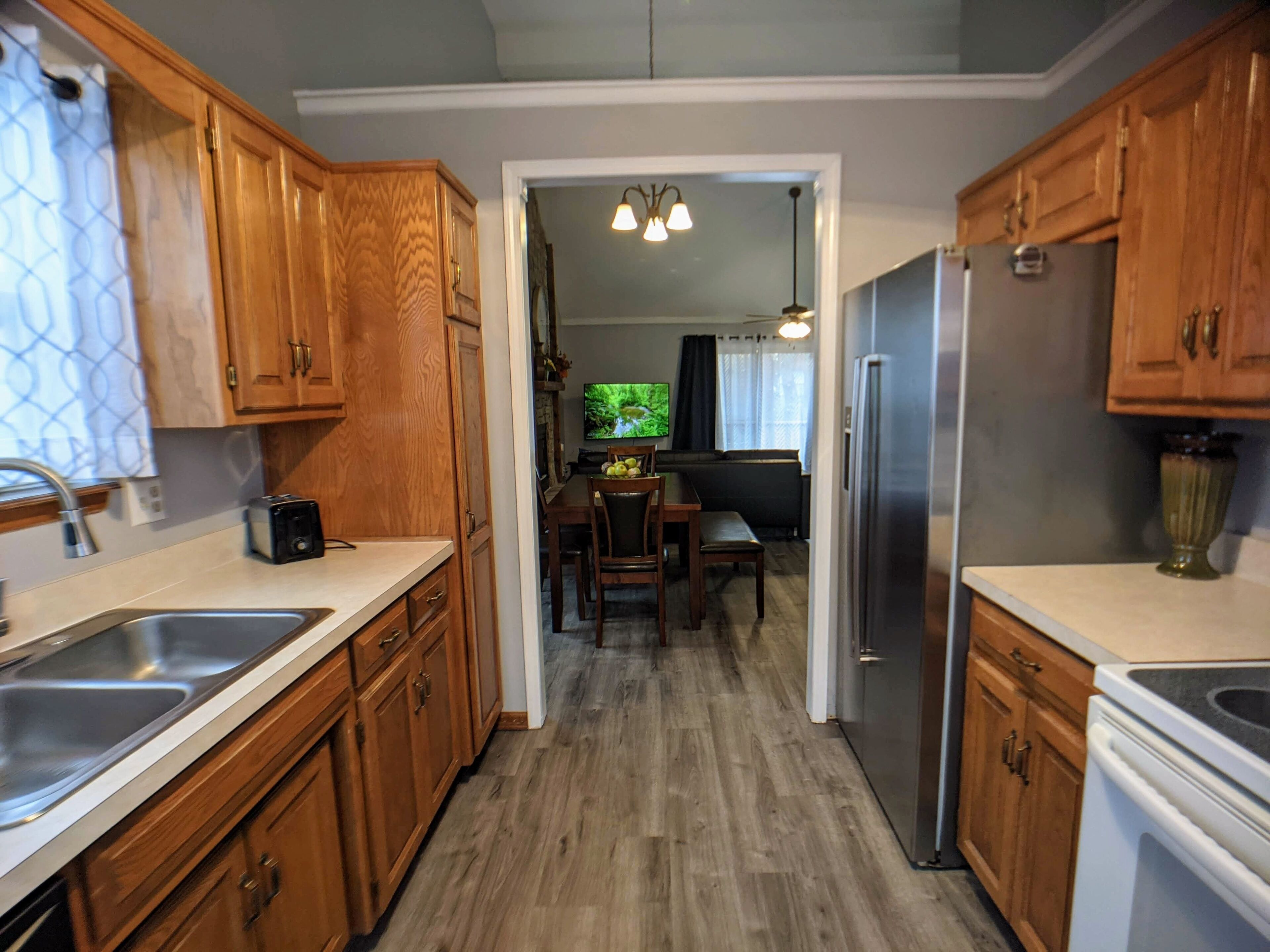 Kühlschrank, Mikrowelle, Herdplatte, Geschirrspüler