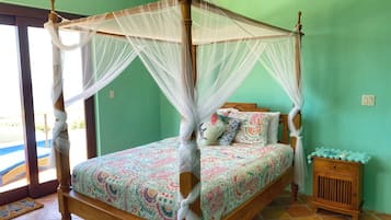 3 habitaciones, escritorio, tabla de planchar con plancha y wifi gratis