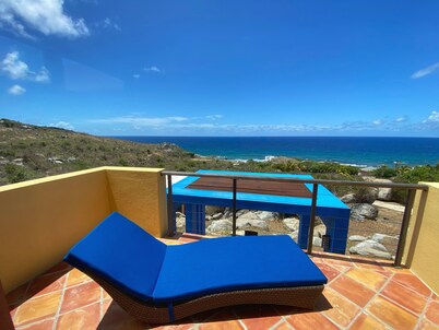Beautiful Mexican inspired three bedroom villa overlooking The Atlantic