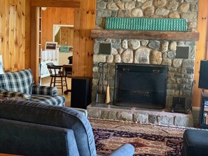 TV, fireplace, DVD player, books