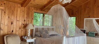 Lakefront cabin with spectacular sunsets included