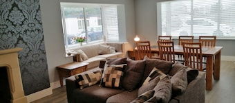 House with 5 Double bedrooms including large family room,4 Bathrooms, Gym &patio