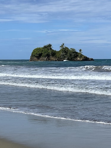 Beachfront Casita on Playa Cocles - A Surfer's Paradise!