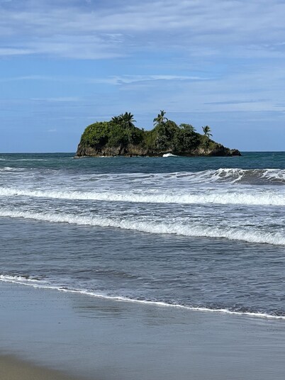 Beachfront Casita on Playa Cocles - A Surfer's Paradise!