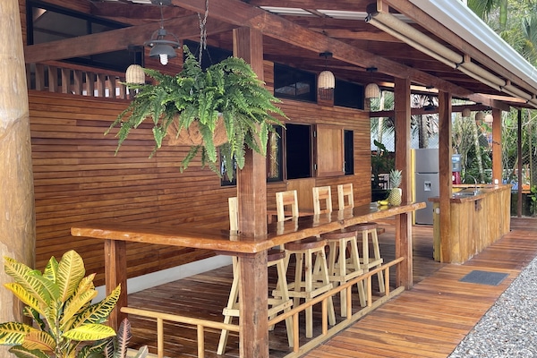 veranda bar