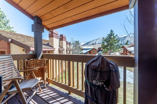 Bright Cozy Snowcreek 1+Loft Gorgeous Mtn Views!