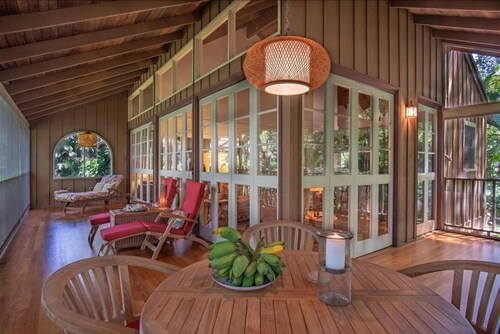 Secluded Corner Condo w/Nature Views, Wrap-Around Lanai, Free WiFi, Shared Pool