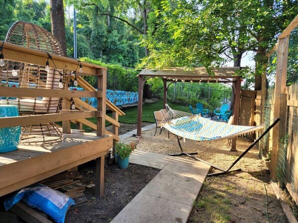 المنطقة المحيطة بالمنشأة