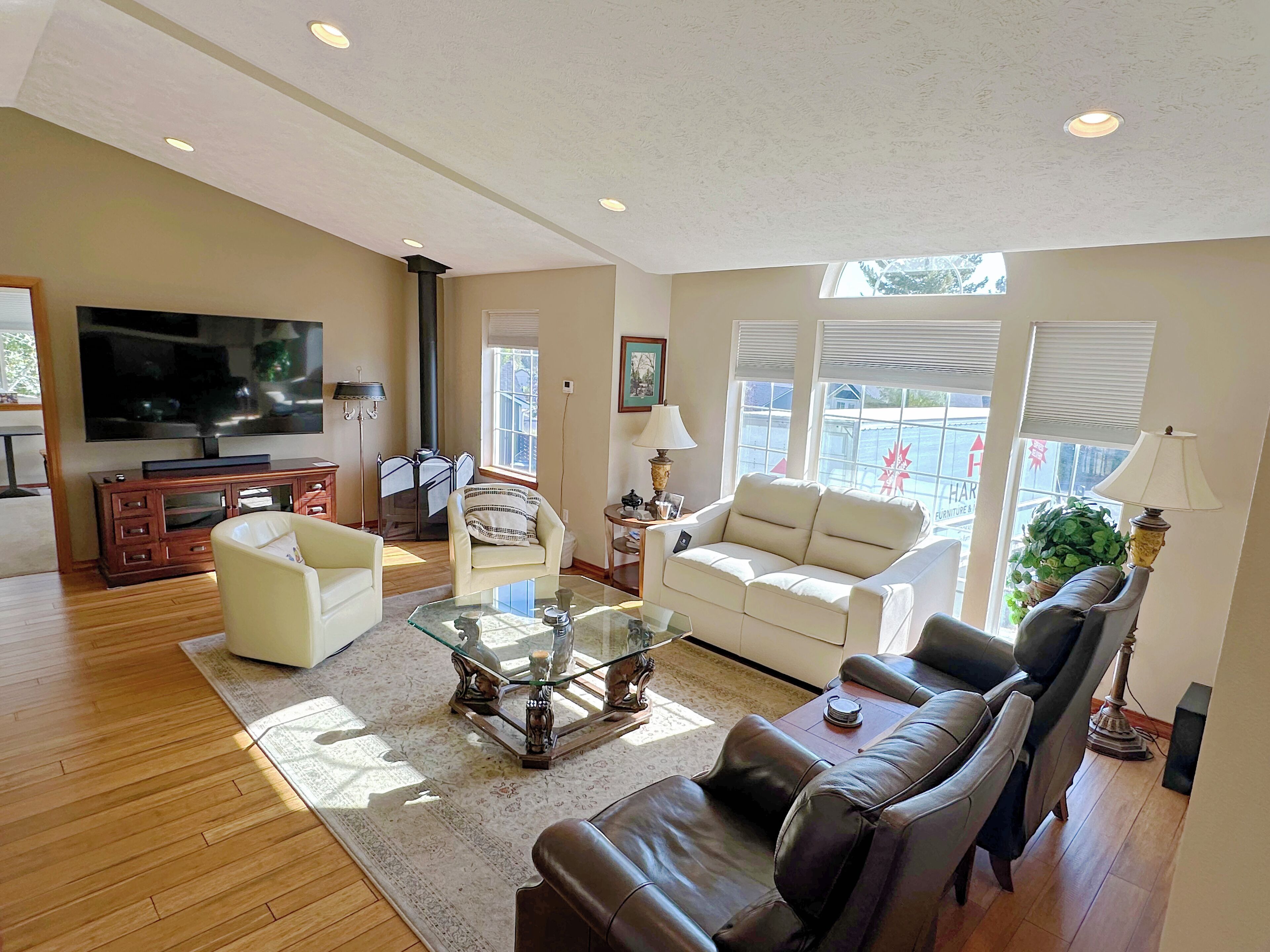 Smart TV, fireplace, video games, DVD player