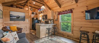 Great Smoky Mountain Tiny House Log Cabin "Cedar Heights"
