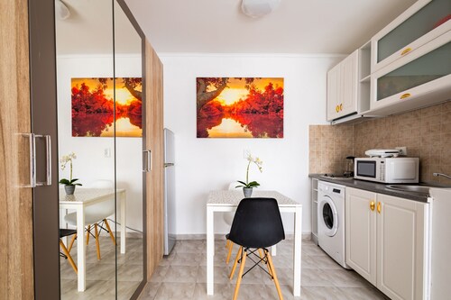 Downtown Victoria Studios By CityBookings