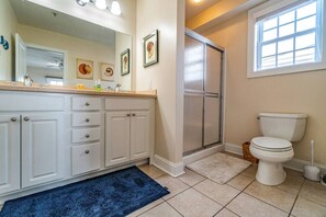 Combined shower/tub, soap, shampoo