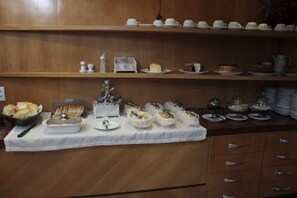 Free daily full breakfast - Hotel Horto Executivo (Ipatinga)