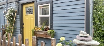 Trail Lovers Getaway - walk or bike to downtown