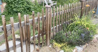 Trail Lovers Getaway - walk or bike to downtown