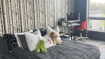 4 dormitoris, escriptori, planxa i posts de planxar i wifi