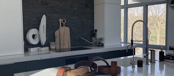 LUXURY MODERN HOME LOADED WITH ALL THE EXTRAS