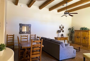 Interior - Charming 2BR-2.5BA Townhome- Access to Pool, Hot Tub & Gym (Tubac)