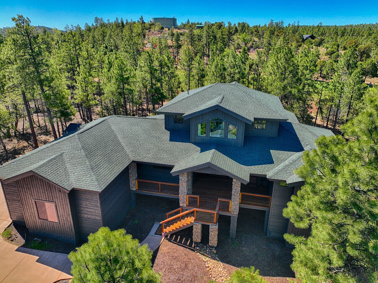 Bearhawk Lodge - Modern Spacious Luxury Cabin
