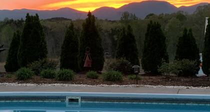 Poolside Mountain Views and Outdoor Living
