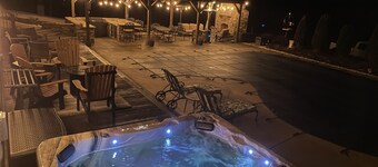 Poolside Mountain Views and Outdoor Living