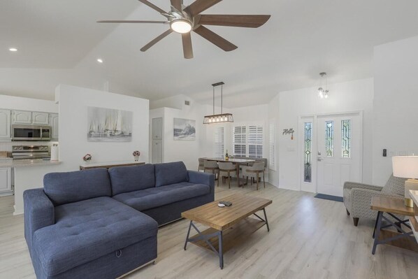 Unclassified image, 1 of 25, button - Waterfront Home in Olde Marco With Pool/kayaks (Marco Island)