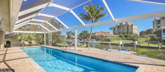 Waterfront Home in Olde Marco With Pool/kayaks