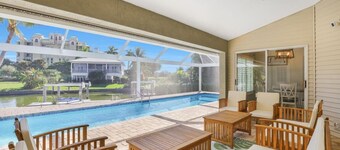 Waterfront Home in Olde Marco With Pool/kayaks