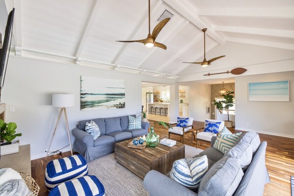 Smart TV, Netflix, table football, toys