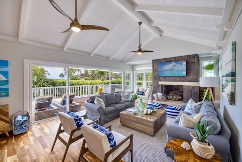★ Amazing ★ Kailua Bliss Beach House ★ Pool! Game Room! 1 House from the Beach